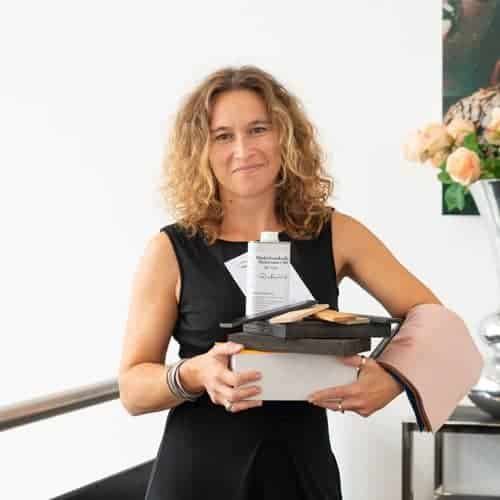 Nathalie_sales-representative.jpg